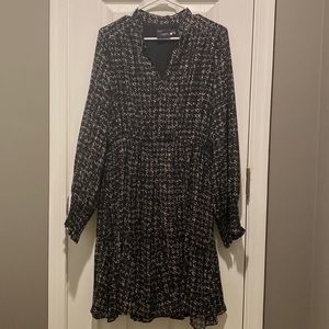 Just Taylor Women’s long sleeve v neck midi dress.